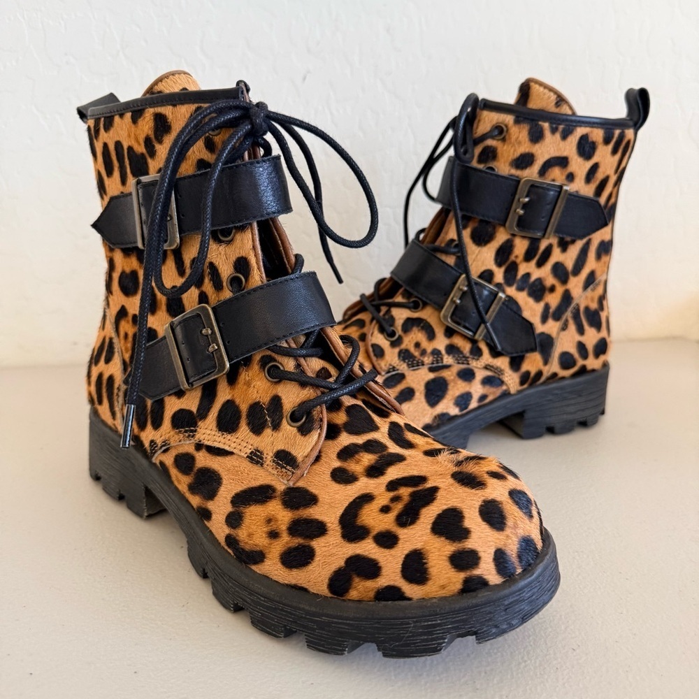 NEW Candies Stanza Leopard Pony Hair Leather Buckle Straps Lug Sole Bootie Sz 7